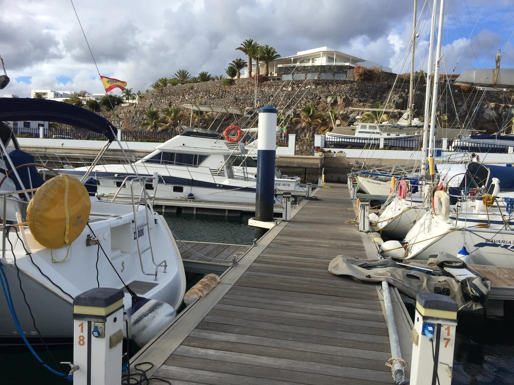 Puerto Calero Boat Hotel Екстериор снимка